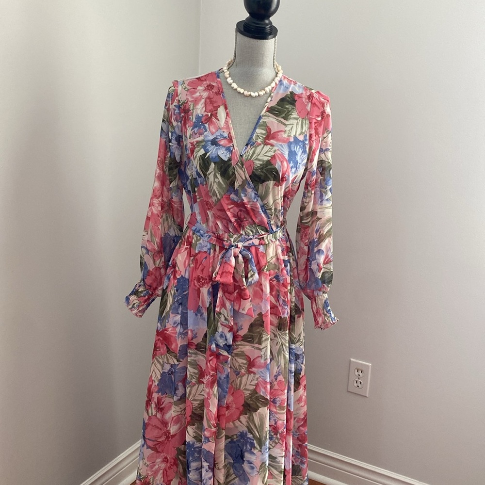 Beautiful Long Dress - Picture 5 of 11